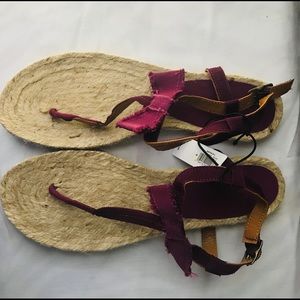 NEW! Gap Women’s Sandals